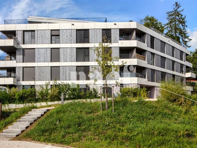 Prächtige 4.5 Zimmer Wohnung mit Balkon/Loggia