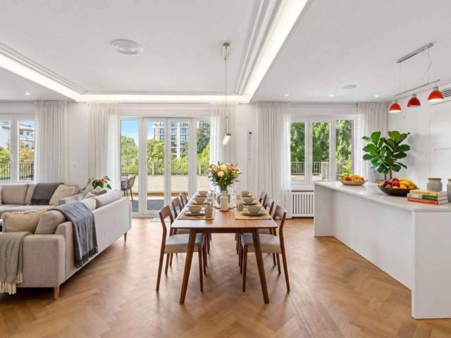 Prächtige 4,5 Zimmer Wohnung mit großer Terrasse von 140 m²