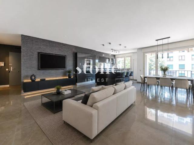 Prächtige 5 Zimmer Wohnung mit 140 m² in Carouge