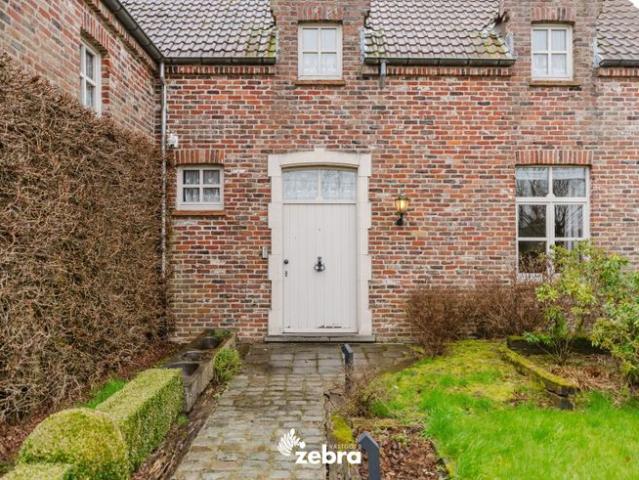 Prachtige charmante villa op een toplocatie te Rumbeke!