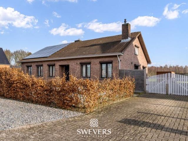 Prachtige gelijkvloerse woning met praktijkruimte en uitbre