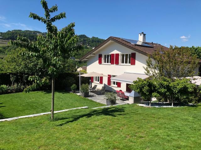 Prächtige Familienvilla mit außergewöhnlichem Garten
