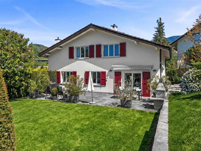Prächtige Familienvilla mit außergewöhnlichem Garten