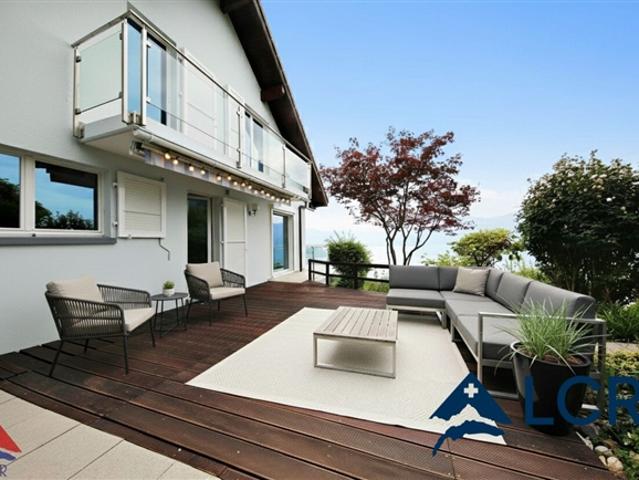 Prächtige freistehende Villa mit 7,5 Zimmern und Panoramablick auf den See – Grandvaux