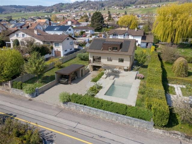 Prächtige freistehende Villa mit Swimmingpool in einer privilegierten Umgebung