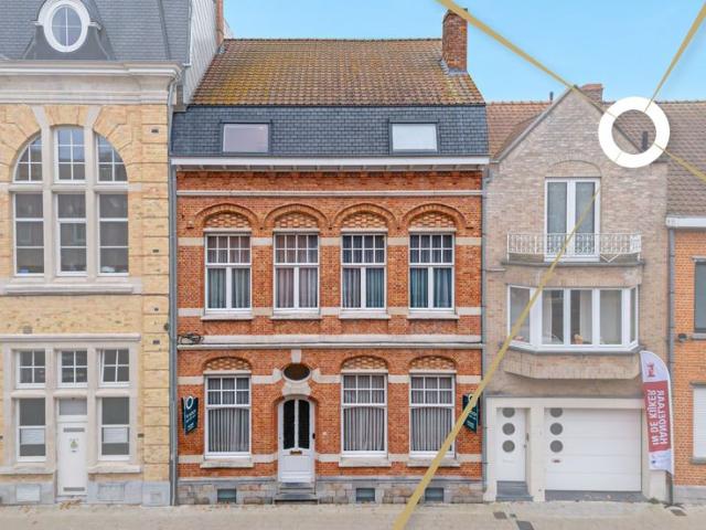 Prachtige, karaktervolle herenwoning pal in het historische