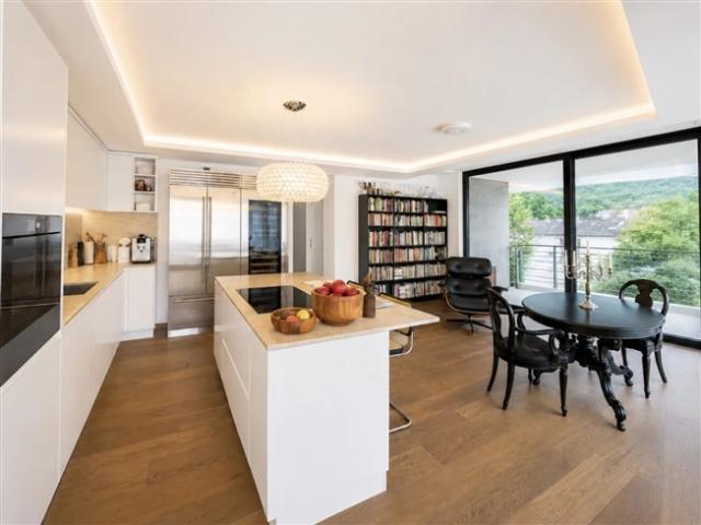 Herrliches Standardwohnung mit großer Terrasse