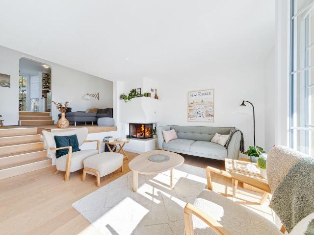 Prächtige, helle Familienvilla mit Seeblick