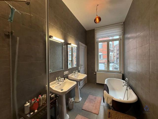 Prachtige herenwoning met studio en terras in Schaarbeek
