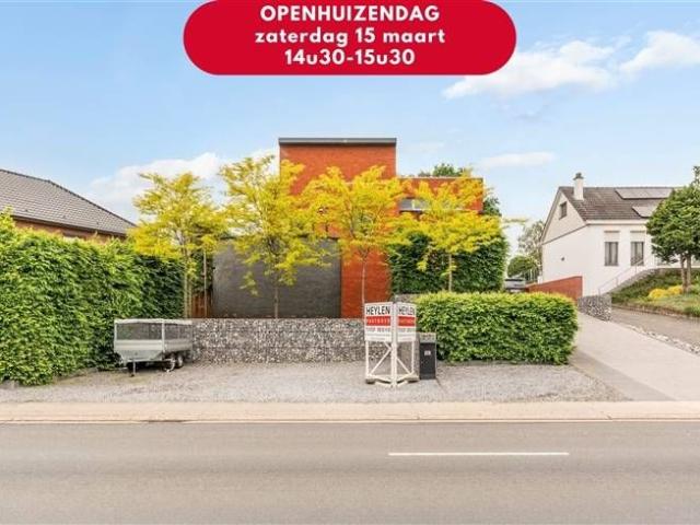 Prachtige moderne woning met een royale tuin op een perceel