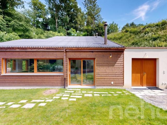 Prächtige neue Villa in einer friedlichen Oase in der Nähe von Annehmlichkeiten