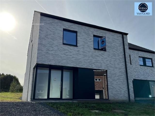 PRACHTIGE NIEUWBOUWWONING MET 5 SLAAPKAMERS