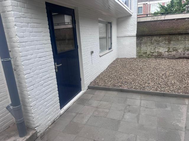 Prachtige nieuwe gerenoveerde studio te huur