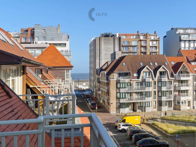 Prachtige penthouse met zijdelings zeezicht in Heist