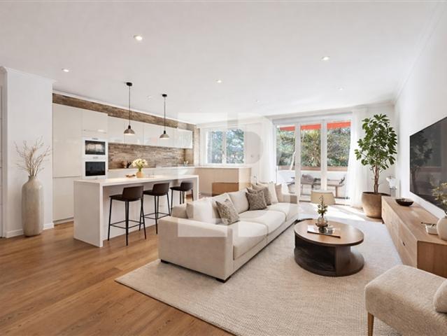 Prächtige renovierte 5 Zimmer Wohnung Mit atemberaubender Aussicht