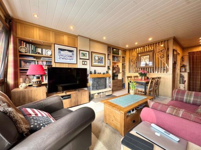 Prächtige renovierte 2,5 Zimmer Wohnung im Herzen von Crans mit atemberaubender Aussicht im 6. Stock
