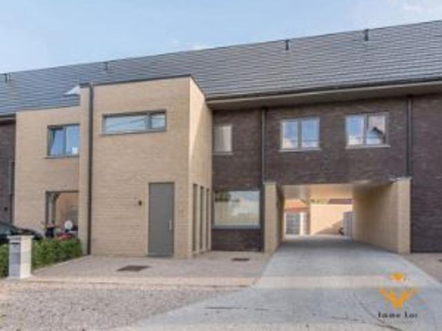Prachtige ruime woonst nabij Donkmeer met tuin, 3 slk en gar