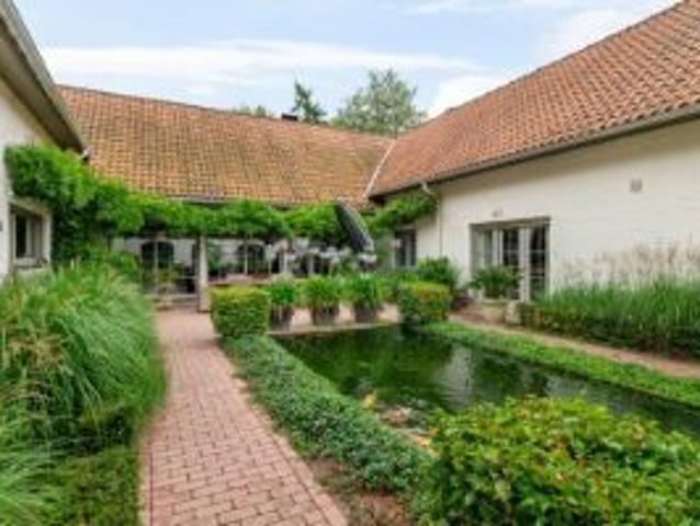 Prachtige villa in een oase van rust en privacy op toploc.