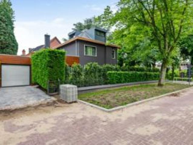 Prachtige villa in een gegeerde wijk te Mortsel