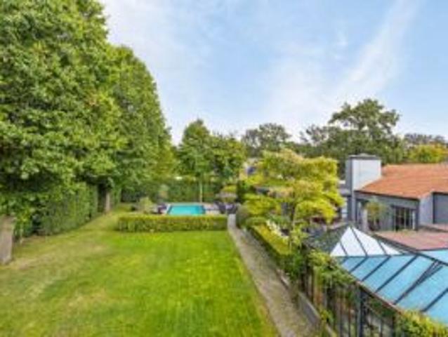Prachtige villa met zwembad op toplocatie te Schilde