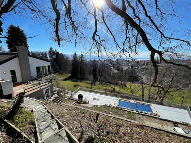 Prächtige Villa mit Pool in Epalinges