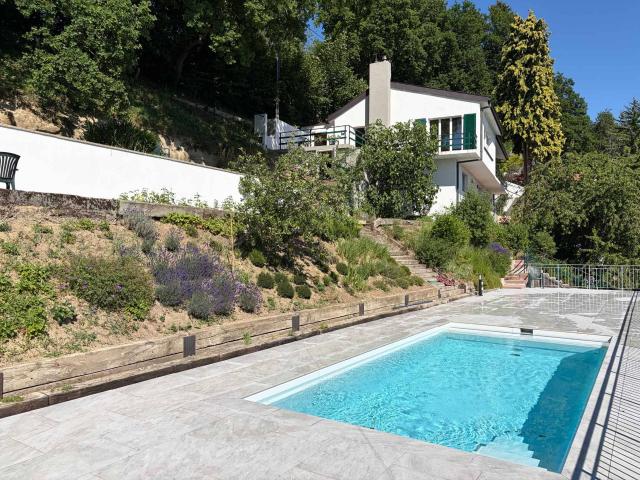 Prächtige Villa mit Pool in Epalinges