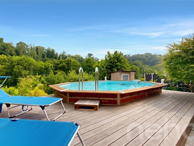 Prächtige Villa mit Pool in Orbe