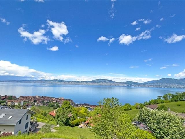 Prächtige Villa mit 180° Blick auf den Genfersee – Exklusives Grundstück