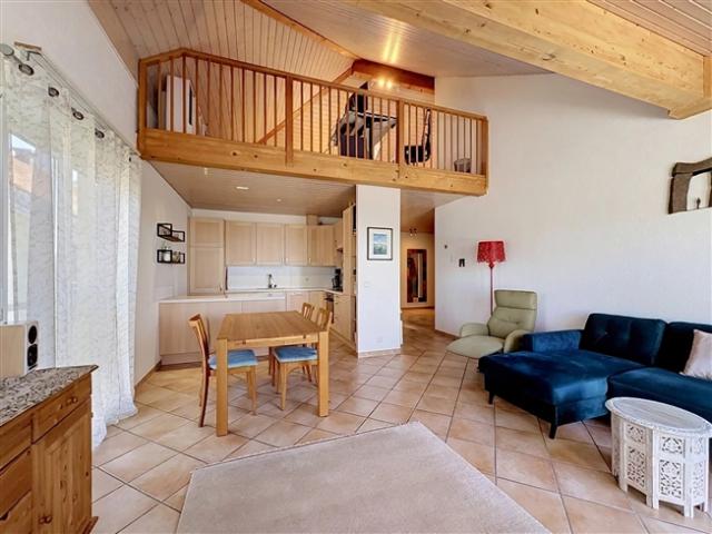 Großartige 4,5 Zimmer Galerie mit Zwischengeschoss + Garagenbox