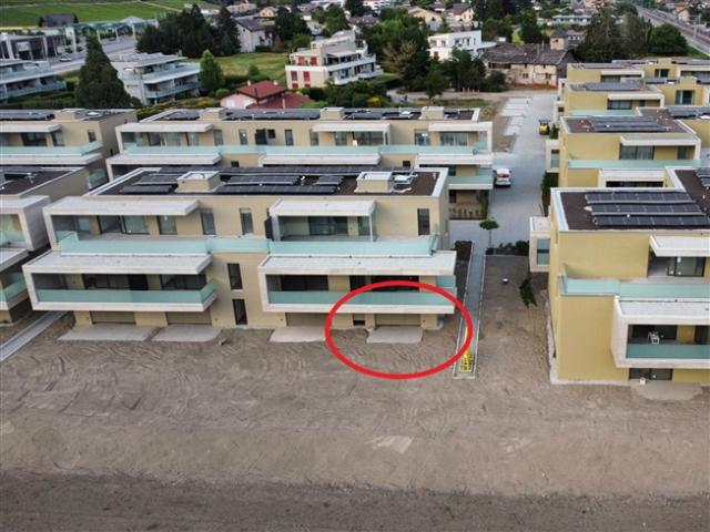 Prächtiger Garten mit überdachter Terrasse und herrlicher Aussicht