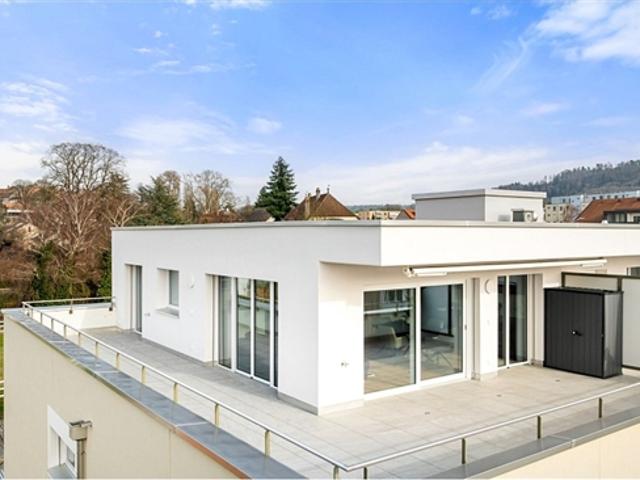 Prächtiges möbliertes Penthouse mit 2,5 Zimmern und einer Terrasse von 65 m² in Avenches
