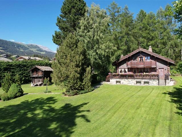 Prächtiges Chalet mit seinem Mazot auf einem prächtigen Grundstück