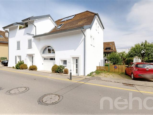 Prächtiges Doppelhaus komplett renoviert