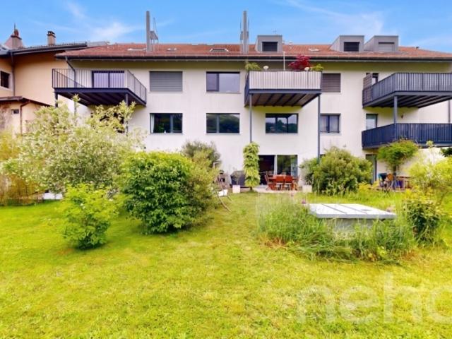 Prächtiges Doppelhaus mit Terrasse und privatem Garten