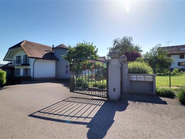 Prächtiges Herrenhaus in Noreaz 340 m²