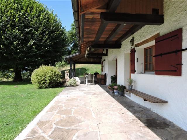 Prächtiges Landhaus in Blonay mit Blick auf den Genfersee