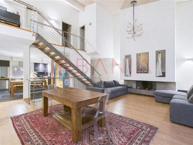 Prächtiges Haus mit sechs Zimmern und exklusivem Garten