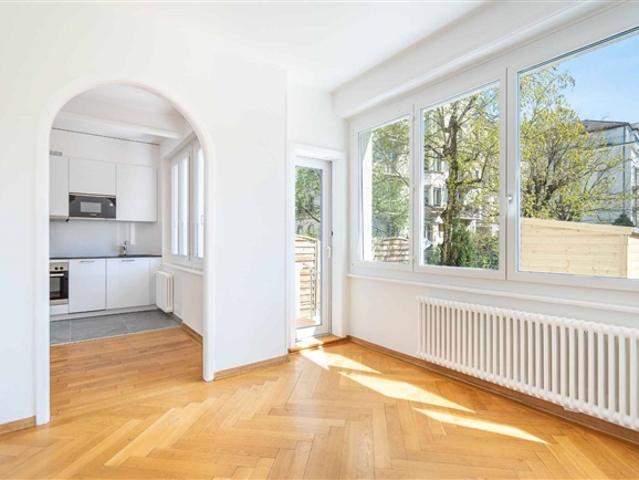 Prächtiges renoviertes Atelier mit Terrassenzugang