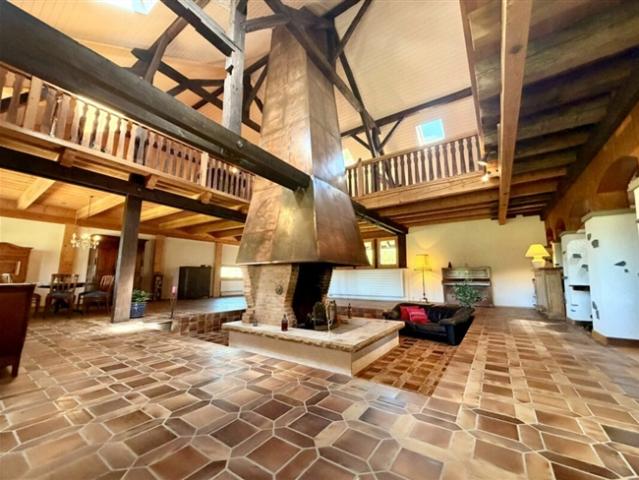 Prächtiges renoviertes Bauernhaus in einer Ecke von Paradise