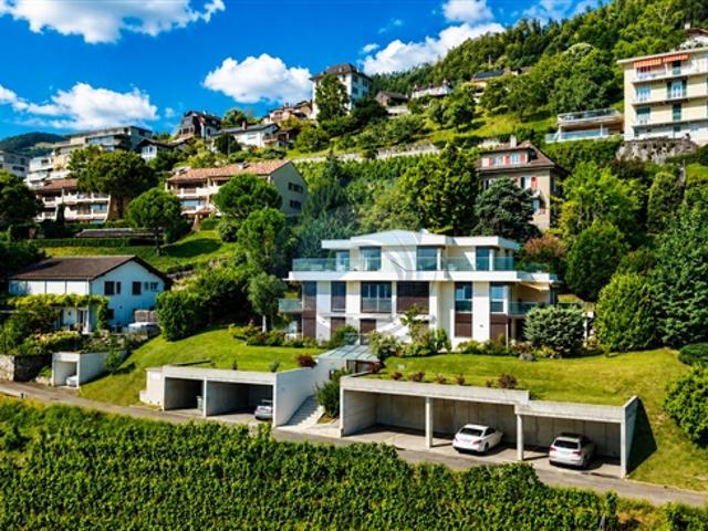 WOHNSCHÖNES 4,5 ZIMMIGES ATELIER APARTMENT MIT PANORAMABLICK AUF DEN SEE