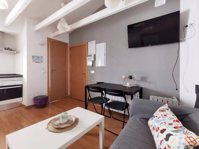 Practical room in Santa Catalina, Madrid