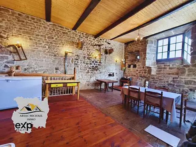 Pradelles 43420 Achat / Vente maison 8 pièces t8 parking