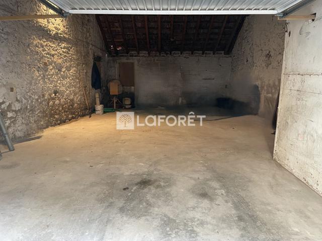 Prades Location Parking / Garage 66