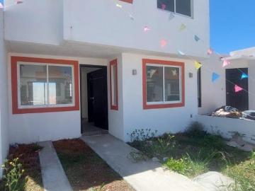 PRADOS DE SAN CRISTOBAL. 90M2 TERRENO. AMPLIA. 4 RECAMARAS. 2 NIVELES. NUEVA