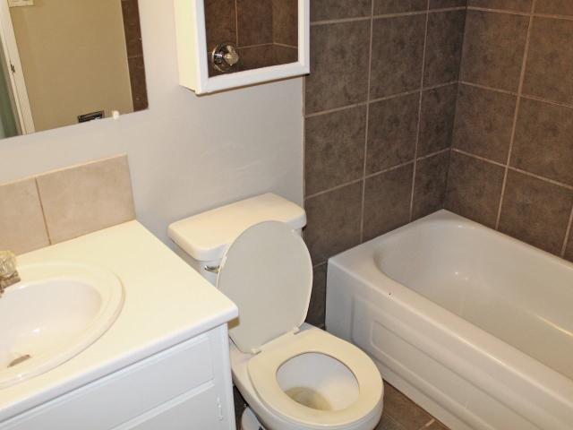 Prairie Manor 1 Bedroom Apartment for Rent at 11820 101 St Nw, Edmonton, AB T5G 2B7 Westwood