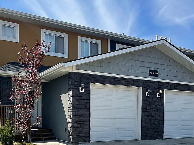 Prairie View Townhouse 4 Bed 3.5 Bath House For Rent