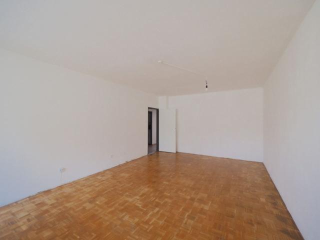 Praktisch aufgeteilte 2 Zimmer Wohnung mit Loggia in ruhiger Lage von Südstadt/Maria Enzersdorf