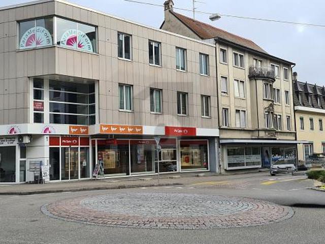 PRAKTISCH, HELL UND ZENTRAL