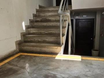 Prctico departamento con balcn cerca al real plaza