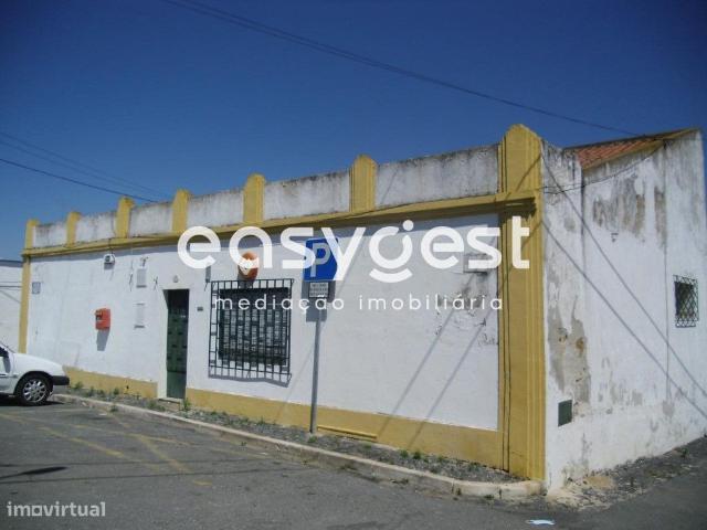 Prdio Urbano comrcio, habitao/ Loteamento p/construo de Moradias